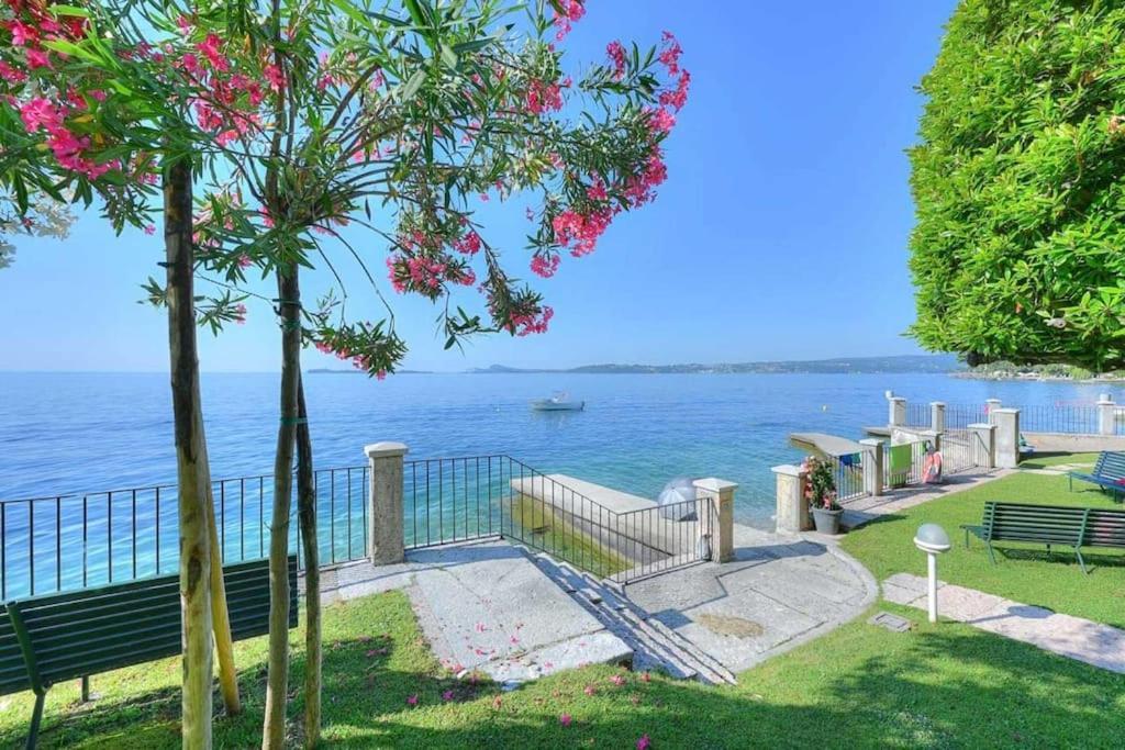 Appartamento 33 Rose Gardone Riviera Extérieur photo